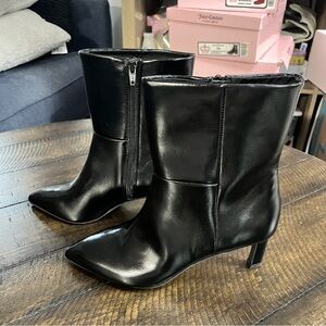 DV by Dolce Vita Black Leather Pointed-Toe Heeled Ankle Boots